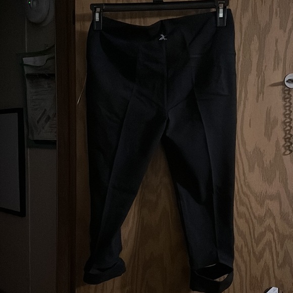 XERSION HIGH RISE CAPRI: BLACK: NEW WITH TAGS: SIZE LARGE - Picture 7 of 7